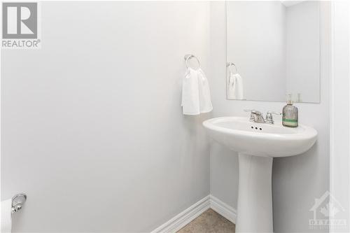 97 Ballinora Lane, Ottawa, ON - Indoor Photo Showing Bathroom