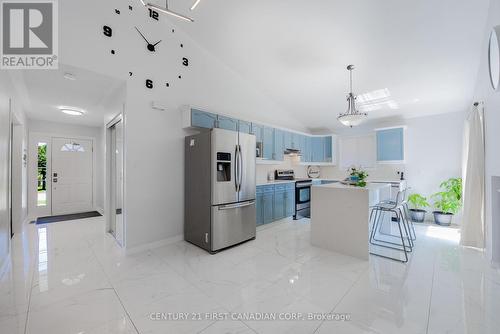 1385 Bramblewood Street, London, ON - Indoor Photo Showing Kitchen