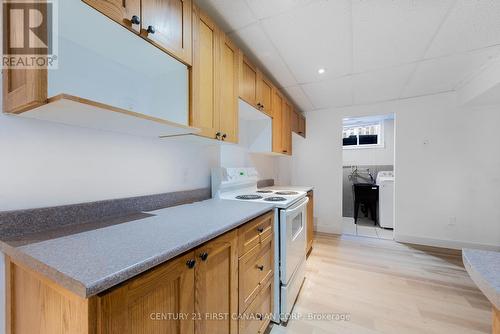 1385 Bramblewood Street, London, ON - Indoor Photo Showing Kitchen