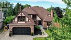 10 ANGUS COURT  London, ON N5X 3J4