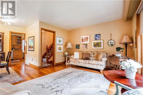 29 Abbington Drive, Hamilton (Gilbert), ON - Indoor Photo Showing Living Room