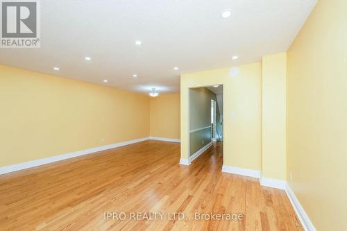 352 Simonston Boulevard, Markham (German Mills), ON - Indoor Photo Showing Other Room