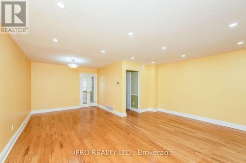 352 Simonston Boulevard, Markham (German Mills), ON - Indoor Photo Showing Other Room