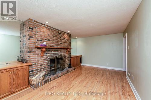 352 Simonston Boulevard, Markham (German Mills), ON - Indoor With Fireplace