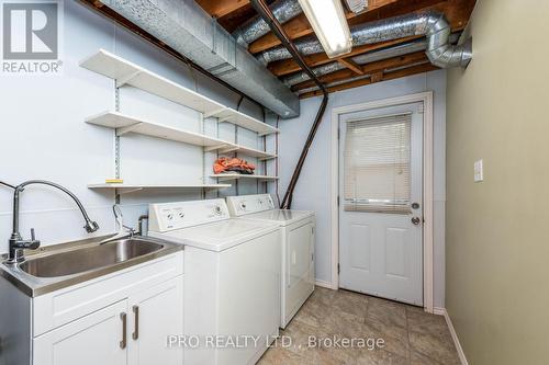 352 Simonston Boulevard, Markham (German Mills), ON - Indoor Photo Showing Laundry Room