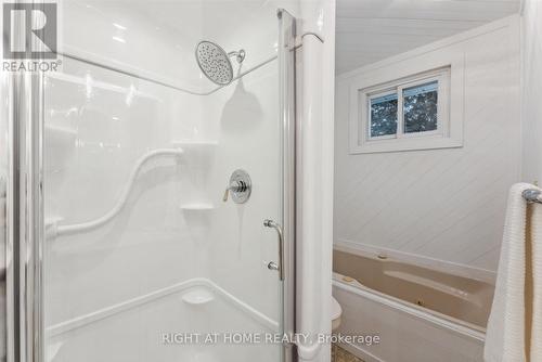 109 Russett Avenue, Oshawa (Centennial), ON - Indoor Photo Showing Bathroom