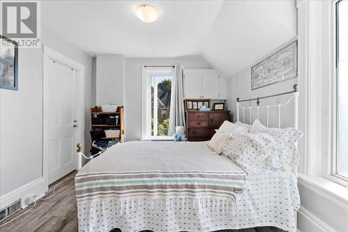 77 Lorne Avenue, Quinte West, ON - Indoor Photo Showing Bedroom