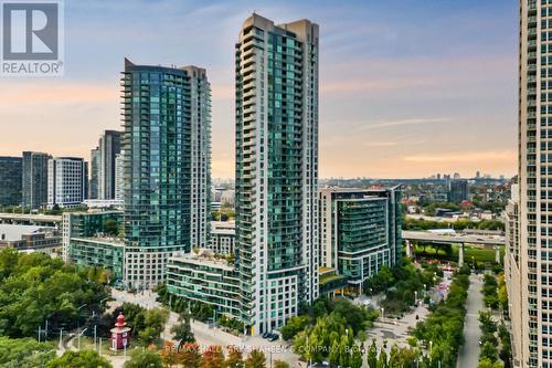 419 - 215 Fort York Boulevard, Toronto (Waterfront Communities), ON - Outdoor With Facade