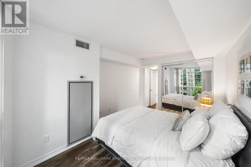 419 - 215 Fort York Boulevard, Toronto (Waterfront Communities), ON - Indoor Photo Showing Bedroom