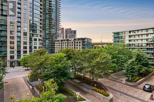 419 - 215 Fort York Boulevard, Toronto (Waterfront Communities), ON - Outdoor With Facade