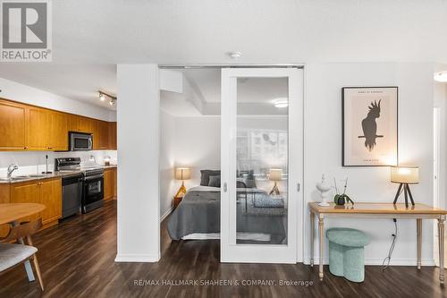 419 - 215 Fort York Boulevard, Toronto (Waterfront Communities), ON - Indoor Photo Showing Kitchen