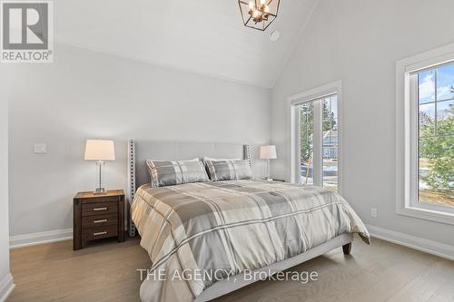 39 - 2054 Peninsula Road, Muskoka Lakes, ON - Indoor Photo Showing Bedroom