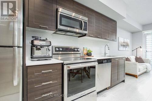 3906 - 2200 Lake Shore Boulevard W, Toronto (Mimico), ON - Indoor Photo Showing Kitchen