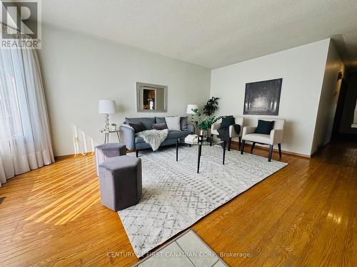 476 Ferndale Avenue, London, ON - Indoor Photo Showing Living Room