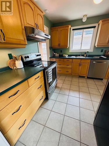 476 Ferndale Avenue, London, ON - Indoor Photo Showing Kitchen