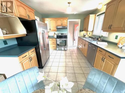 476 Ferndale Avenue, London, ON - Indoor Photo Showing Kitchen With Double Sink