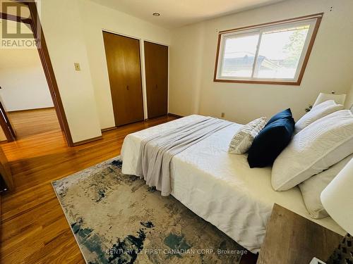 476 Ferndale Avenue, London, ON - Indoor Photo Showing Bedroom