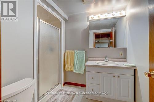 476 Ferndale Avenue, London, ON - Indoor Photo Showing Bathroom