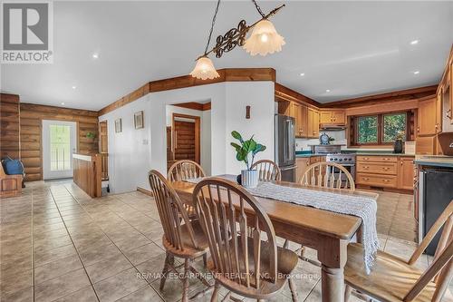 8281 Chippewa Road E, Hamilton, ON - Indoor Photo Showing Dining Room