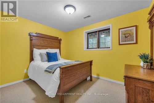 8281 Chippewa Road E, Hamilton, ON - Indoor Photo Showing Bedroom