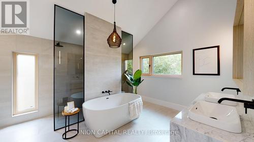 1B Marowyne Drive, Toronto (Don Valley Village), ON - Indoor Photo Showing Bathroom