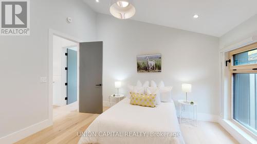 1B Marowyne Drive, Toronto (Don Valley Village), ON - Indoor Photo Showing Bedroom