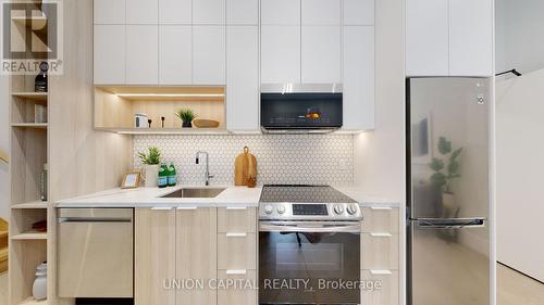 1B Marowyne Drive, Toronto (Don Valley Village), ON - Indoor Photo Showing Kitchen