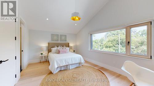 1B Marowyne Drive, Toronto (Don Valley Village), ON - Indoor Photo Showing Bedroom