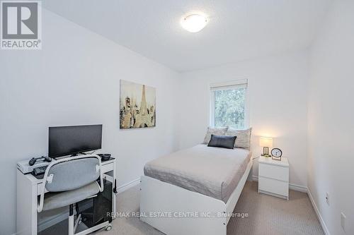 27 Arlington Crescent, Guelph (Pine Ridge), ON - Indoor Photo Showing Bedroom