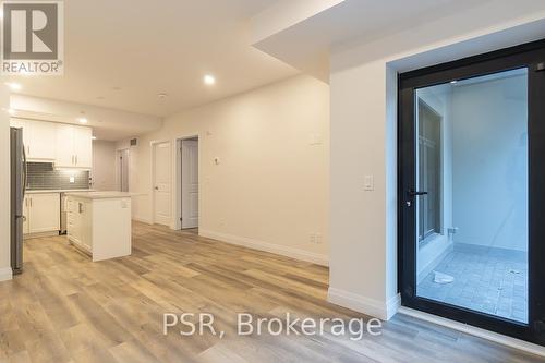 104 - 153 Wilson Street W, Hamilton, ON - Indoor Photo Showing Kitchen