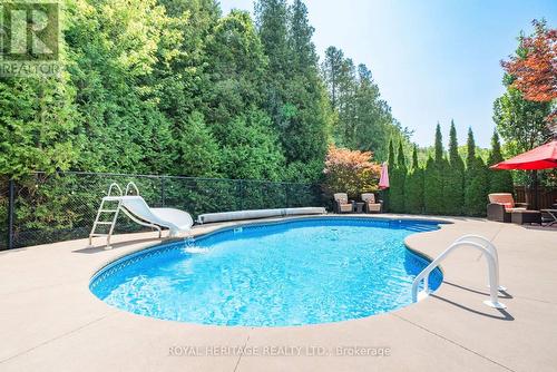 74 Rockland Crescent, Whitby (Brooklin), ON - Outdoor With In Ground Pool With Backyard