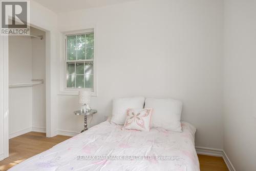 5 Merritt Road, Toronto (O'Connor-Parkview), ON - Indoor Photo Showing Bedroom