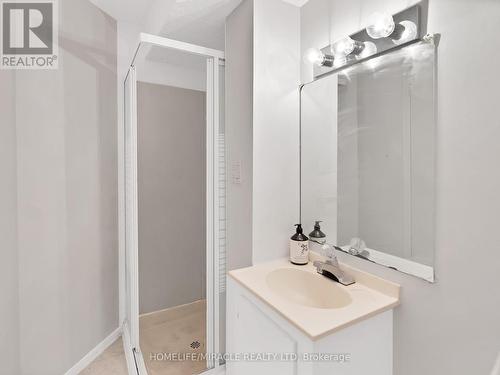 12 Shenstone Avenue, Brampton, ON - Indoor Photo Showing Bathroom