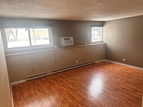 C2 1440 20Th Street, Brandon, MB - Indoor Photo Showing Other Room