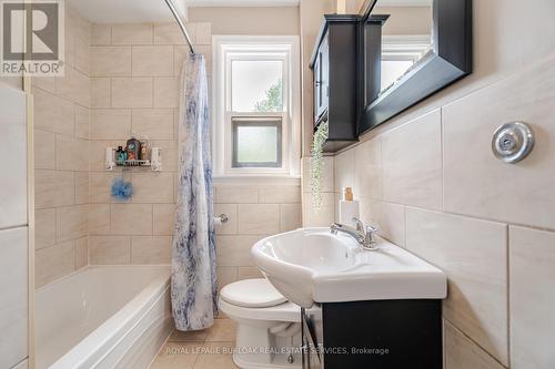 344 East 12Th Street, Hamilton (Hill Park), ON - Indoor Photo Showing Bathroom