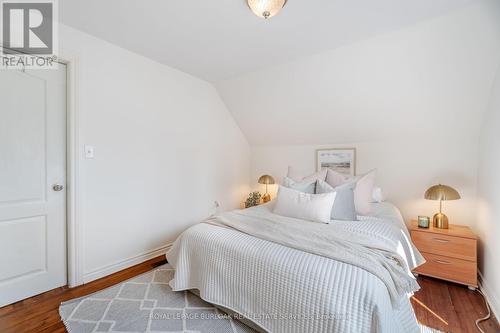 344 East 12Th Street, Hamilton, ON - Indoor Photo Showing Bedroom