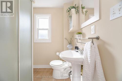 344 East 12Th Street, Hamilton (Hill Park), ON - Indoor Photo Showing Bathroom