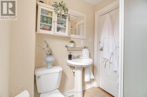 344 East 12Th Street, Hamilton (Hill Park), ON - Indoor Photo Showing Bathroom