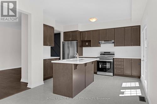 31 Dennis Avenue, Brantford, ON - Indoor Photo Showing Kitchen