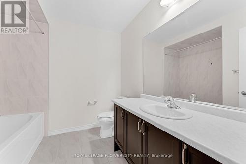 31 Dennis Avenue, Brantford, ON - Indoor Photo Showing Bathroom