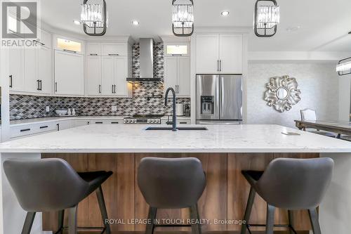 18 Swan Lane, Tay, ON - Indoor Photo Showing Kitchen With Upgraded Kitchen