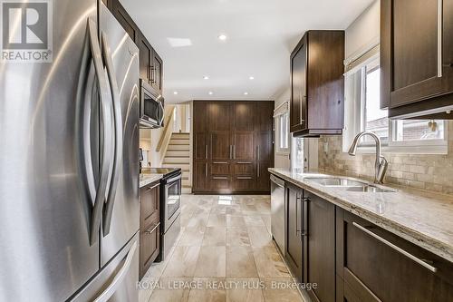 85 Bonham Boulevard, Mississauga (Streetsville), ON - Indoor Photo Showing Kitchen With Stainless Steel Kitchen With Double Sink With Upgraded Kitchen