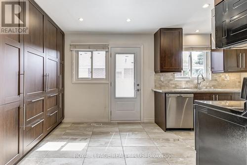 85 Bonham Boulevard, Mississauga (Streetsville), ON - Indoor Photo Showing Kitchen