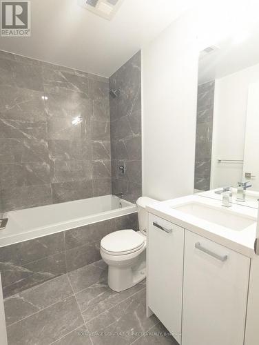 309 - 195 Mccaul Street, Toronto (Kensington-Chinatown), ON - Indoor Photo Showing Bathroom