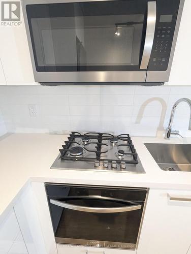 309 - 195 Mccaul Street, Toronto (Kensington-Chinatown), ON - Indoor Photo Showing Kitchen With Upgraded Kitchen