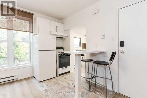 Suite 3 - 307 Pacific Avenue, Toronto, ON - Indoor Photo Showing Kitchen