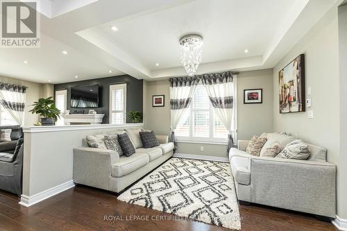 51 Prady Lane, New Tecumseth, ON - Indoor Photo Showing Living Room