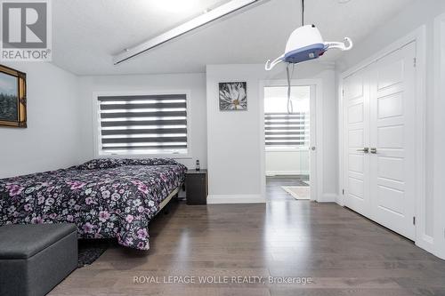 920 River Ridge Court, Waterloo, ON - Indoor Photo Showing Bedroom