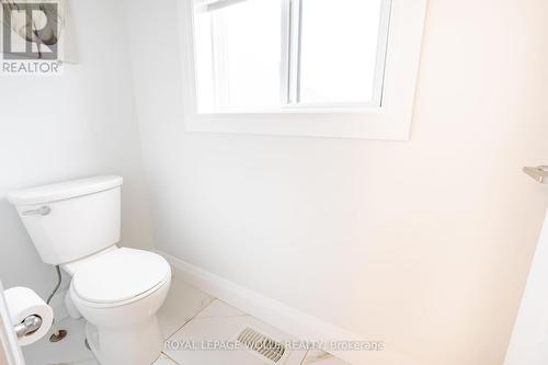 920 River Ridge Court, Waterloo, ON - Indoor Photo Showing Bathroom