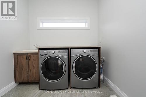 920 River Ridge Court, Waterloo, ON - Indoor Photo Showing Laundry Room